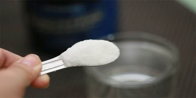 a scoop of creatine