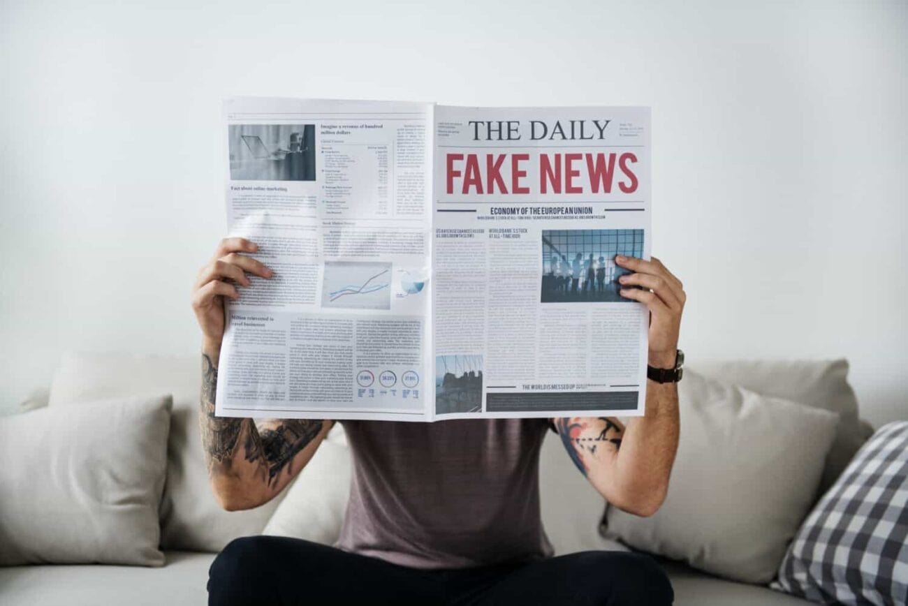 Titular de noticias falsas en un periódico